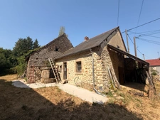 Ensemble de 2 maisons à restaurer + grange 26 500 €