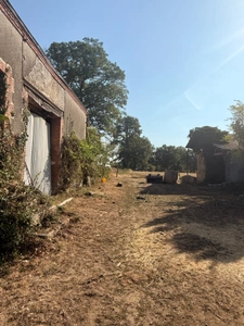 EN EXCLUSIVITE ! Ancienne petite ferme à restaurer 66m² avec dépandances terrain 2238m² 24500€