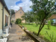 Maison en pierre, 167m², avec grange sur 730m² de terrain 112 000 €