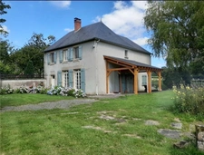 Maison de caractère en pierre, 121 m², 5 chambres avec belles dépendances sur 6 688 m² de terrain 148 500 €