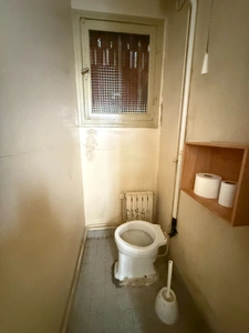 Pavillon élevé sur sous sol, 79m², 3 chambres sur 626m² de terrain 54 000 €
