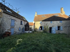 BELLE OPPORTUNITE ! Maison en pierre de 165m², pleine de charme, 4 chambres, Cour intérieure de 379m² 93 000 €