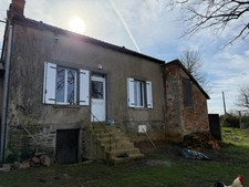 EN EXCLUSIVITE ! Maison de village, 110m², 4 pièces, avec dépendances sur terrain de 8783 m² 76 000 €