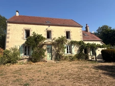 Propriété de caractère 284m² habitable, 5 chambres, annexe + grange sur terrain de 6885m² 197 000 €