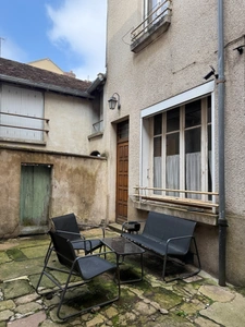 EN EXCLUSIVITE ! Immeuble sur 3 niveaux 118m², 3 chambres, 64 000€
