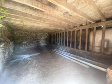 EN EXCLUSIVITE ! Maison de village, 110m², 4 pièces, avec dépendances sur terrain de 8783 m² 76 000 €