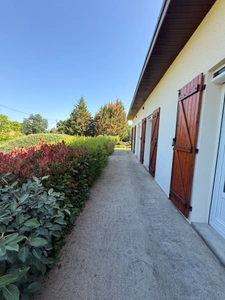 Pavillon sur sous sol de 170m², 5 chambres, piscine sur terrain de 2000m² 197 000 €