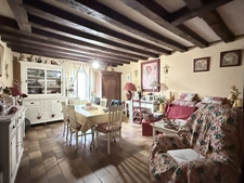 Maison de ville de 157m² avec potentiel local professionnel et dépendances, jardin 69 900 €