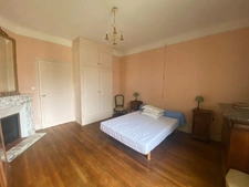 Demeure de 284m², 11 pièces, 7 chambres avec 600m² de dépendances, terrain de 2200m² 211 000 €