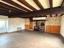 EN EXCLUSIVITE Maison en pierre de 113m² avec grange sur 2,4ha de terrain 128 000 €