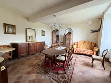 EN EXCLUSIVITE Très belle propriété de 215m² avec piscine et dépendances sur 3000 m² de terrain 199 990 €