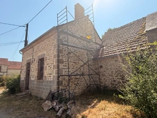 Ensemble de 2 maisons à restaurer + grange 26 500 €