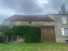 Demeure de 284m², 11 pièces, 7 chambres avec 600m² de dépendances, terrain de 2200m² 211 000 €