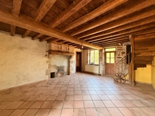 Charmante maison en pierre, 115m², 3 chambres, 1175 m² de terrain 89 900 €