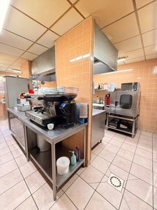 OPPORTUNITE ! Restaurant de caractère avec fonds et murs, adresse emblématique, à vendre au coeur de Guéret 415 000 €