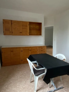 Maison de ville restaurée, 106m2 avec garage sur terrain 283m²  79 400 €