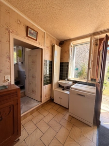 Maison en pierre de 126m², 4 chambres, avec grange 65 000 €