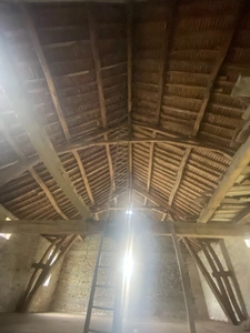Demeure de 284m², 11 pièces, 7 chambres avec 600m² de dépendances, terrain de 2200m² 211 000 €