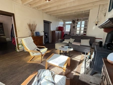 EN EXCLUSIVITE ! Maison de village, 110m², 4 pièces, avec dépendances sur terrain de 8783 m² 76 000 €