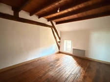 EN EXCLUSIVITE Maison en pierre de 113m² avec grange sur 2,4ha de terrain 128 000 €