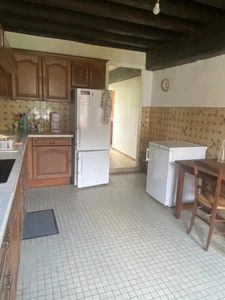 Maison en pierre, 167m², avec grange sur 730m² de terrain 112 000 €