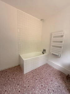 EN EXCLUSIVITE ! Charmante maison de plain pied 97m², 3 chambres, sur 1,2ha de terrain 107 000 €