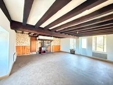 EN EXCLUSIVITE Maison en pierre de 113m² avec grange sur 2,4ha de terrain 128 000 €