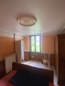Maison en pierre, 167m², avec grange sur 730m² de terrain 112 000 €