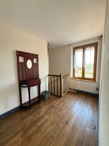 Gite/Maison en pierre, 164m², avec dépendances sur 945m² de terrain 127 000 €