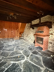 Ensemble de 2 maisons mitoyennes en pierre 209m² + grange, terrain 2000m² 79 500 €