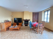 Pavillon de plain pied, 2 chambres, avec dépendances, sur 5425m² de terrain 85 500 €