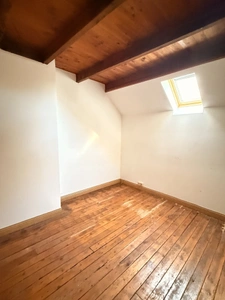 EN EXCLUSIVITE Maison en pierre de 113m² avec grange sur 2,4ha de terrain 128 000 €
