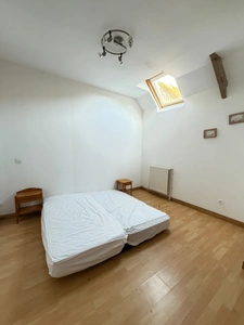 BELLE OPPORTUNITE ! Maison en pierre de 165m², pleine de charme, 4 chambres, Cour intérieure de 379m² 93 000 €