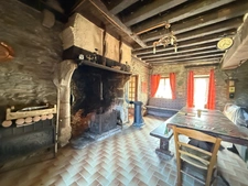 EN EXCLUSIVITE ! Maison en pierre à restaurer 72m² sur terrain de 205m², 19 000 €