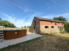 Gite/Maison en pierre, 164m², avec dépendances sur 945m² de terrain 127 000 €