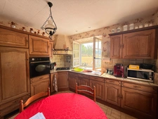 Maison de caractère en pierre, 121 m², 5 chambres avec belles dépendances sur 6 688 m² de terrain 148 500 €