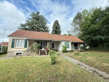 Ensemble de 2 maisons mitoyennes superficie totale de 107m², avec garage, terrain 1171m² 76 600 €
