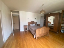 Demeure de 284m², 11 pièces, 7 chambres avec 600m² de dépendances, terrain de 2200m² 211 000 €