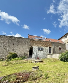 En exclusivite ! Maison de village, 300m², 10 chambres avec dépendances sur 3489m² de terrain 178 500 €