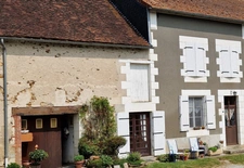 Maison en pierre de 151m2, mitoyenne, 4 chambres avec dépendance, terrain 1524m² 68 000 €