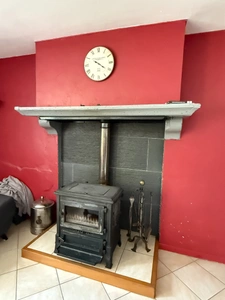 Gite/Maison en pierre, 164m², avec dépendances sur 945m² de terrain 127 000 €
