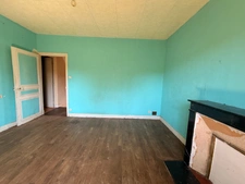EN EXCLUSIVITE ! Authentique bâtisse en pierre 93m², sur près d'un hectare de terrain bordé par la rivière 79 900 €