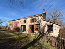EN EXCLUSIVITE ! Maison en pierre de 115m2 + dépendances sur 4079m2 de terrain 89 990 €