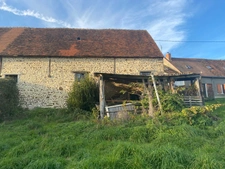 Ensemble de 2 maisons mitoyennes en pierre 209m² + grange, terrain 2000m² 79 500 €