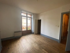 Maison en pierre, 95 m², avec cave et dépendances sur 636 m² de terrain 75 000 €