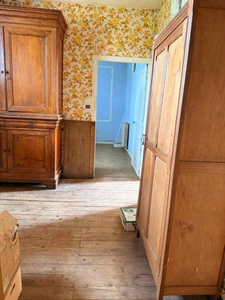 EN EXCLUSIVITE ! Propriété 2 maisons + dépendances sur 4700 m2 de terrain (ou 1ha8 si nécessaire) 88 000 €