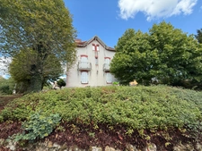 EN EXCLUSIVITE ! Manoir de 170m² avec son annexe de 50m² et ses dépendances sur terrain de 8861m² 244 000 €
