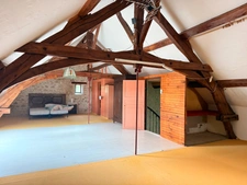 Propriété de caractère 284m² habitable, 5 chambres, annexe + grange sur terrain de 6885m² 197 000 €