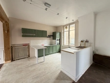 EN EXCLUSIVITE ! Immeuble sur 3 niveaux 118m², 3 chambres, 79 000€