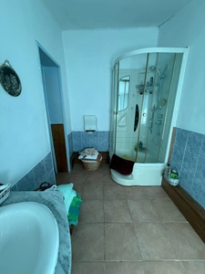  Manoir de 170m² avec son annexe de 50m² et ses dépendances sur terrain de 3 423m² 244 000 €